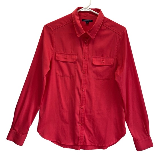American Eagle Outfitters Tops - American Eagle Women’s Geranium long sleeve button down top
Size S/P